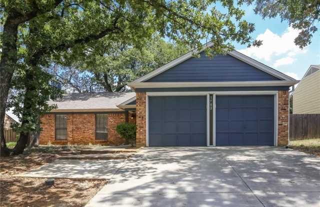 1702 Acorn Drive - 1702 Acorn Drive, Euless, TX 76039