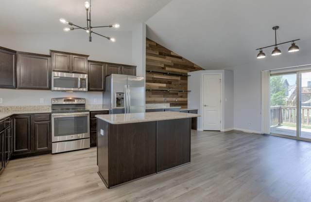 4-Bedroom Bennington Home with Fenced Yard Gallery 4