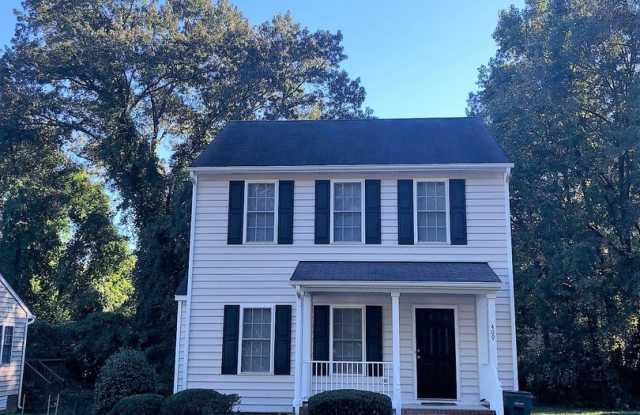 Lovely 3 Bedroom House Available August 15th!! photos photos
