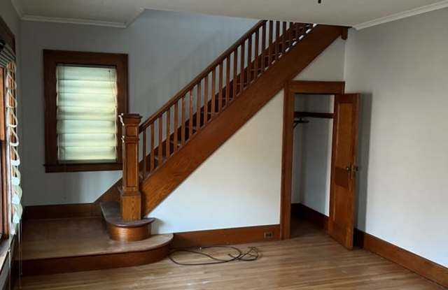 533 Whittier Avenue - 1 Gallery 4