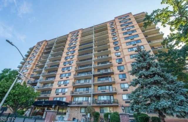 60 Parkway Dr photos photos