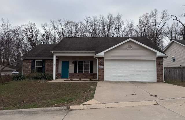 3 Bedroom Home Close to FLW! - 15984 Tracker Lane, Pulaski County, MO 65584