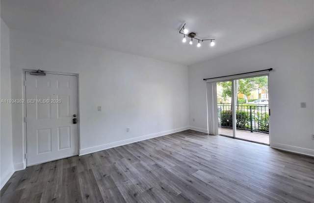 7200 NW 114th Ave photos photos