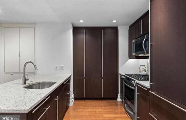 130 S 18TH Street unit: 402 photos photos