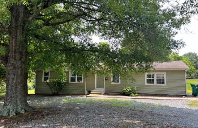 Stunning 4BR/2BA Home in Charlotte! photos photos