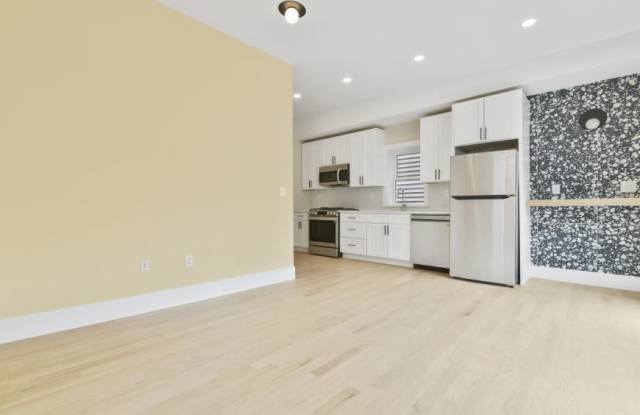 184 Paris St. photos photos