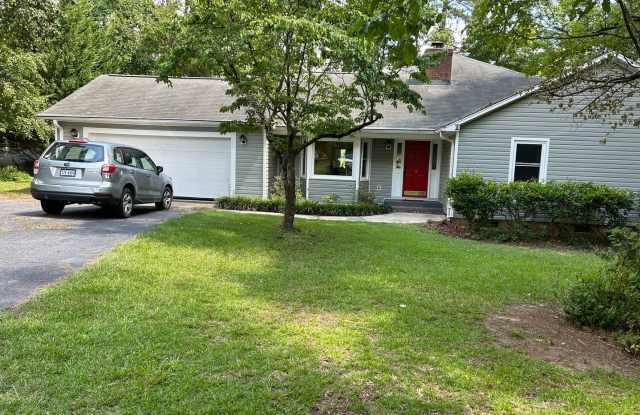 Lakefront Living with Style and Space photos photos