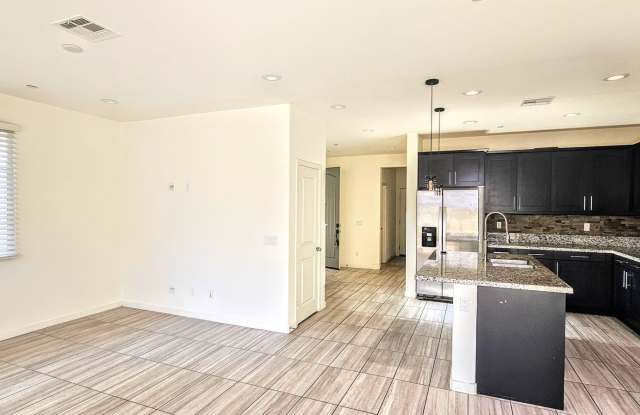 Gorgeous 4 Bedroom 4Bath Home With Solar and All Appliance photos photos