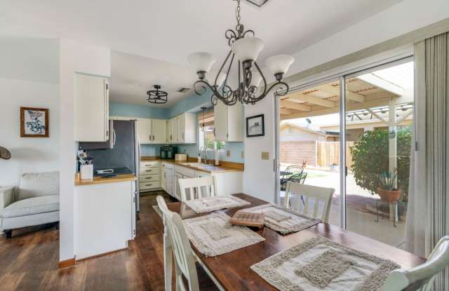 3310 Winston Dr Gallery 2