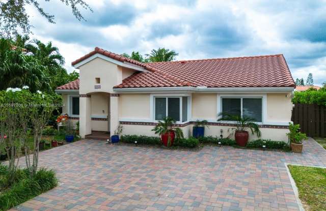 4250 SW 149th Ct - 4250 Southwest 149th Court, Kendall West, FL 33185