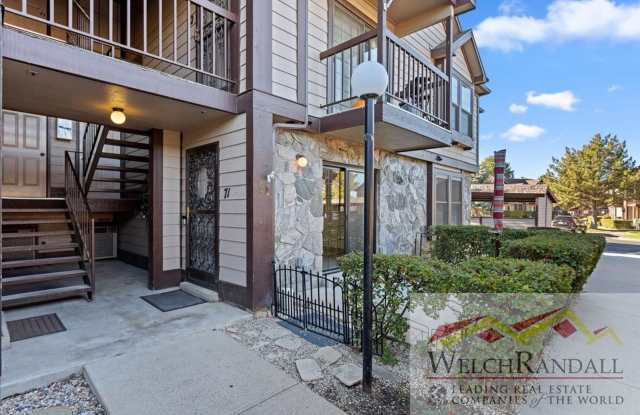 Beautifully Updated 2 Bedroom Condo in Washington Terrace! Gallery 2