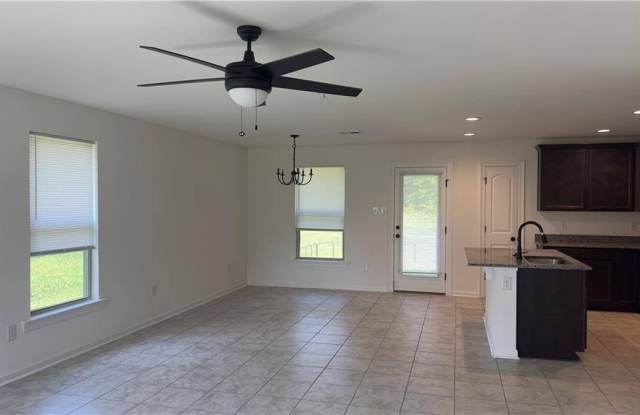 44079 Parker Boulevard Gallery 4