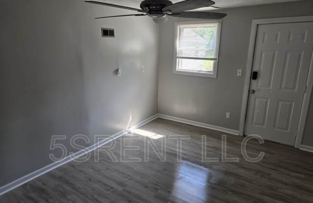 236 S Mary Ellen St Apt A Gallery 3