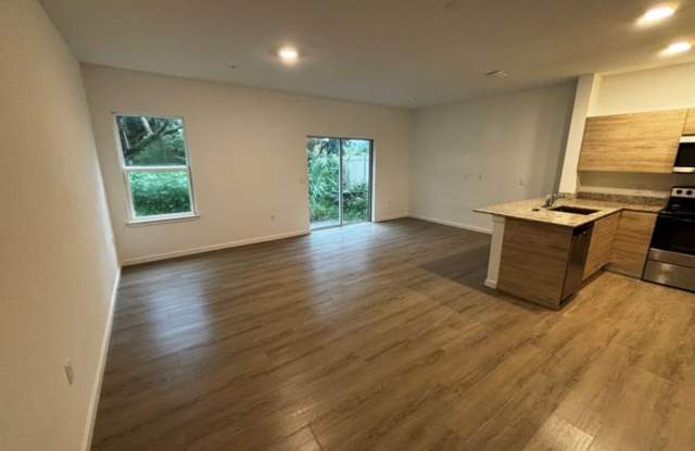 1209 Southstation Place Gallery 1