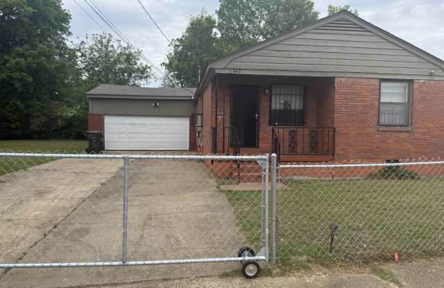 1347 Stonewall St photos photos