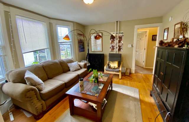 PREMIUM House! 5 bed/2bath by the U of M! Must see! Available 9/1/26 photos photos