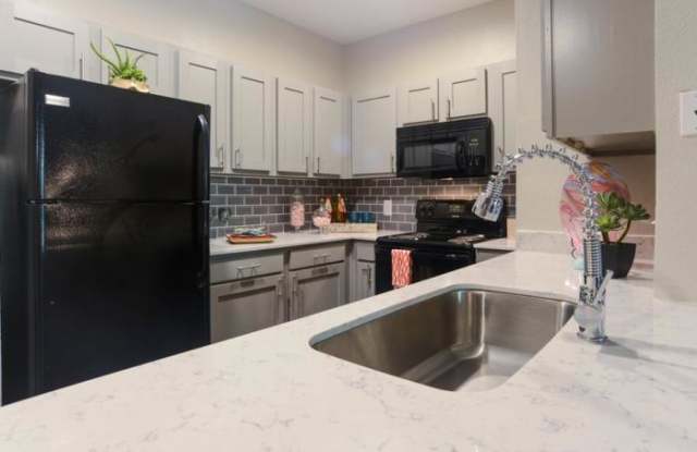 2920 Sunridge Dr Gallery 2