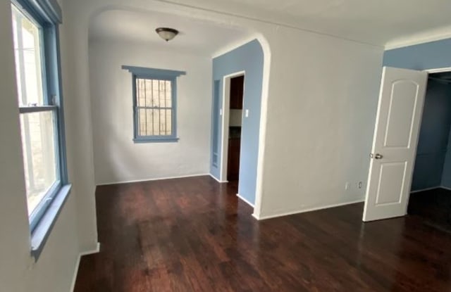111 N. Centre San Pedro Gallery 3