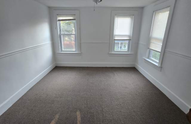 23 Pleasure Avenue - 23 Pleasure Avenue, Pittsfield, MA 01201