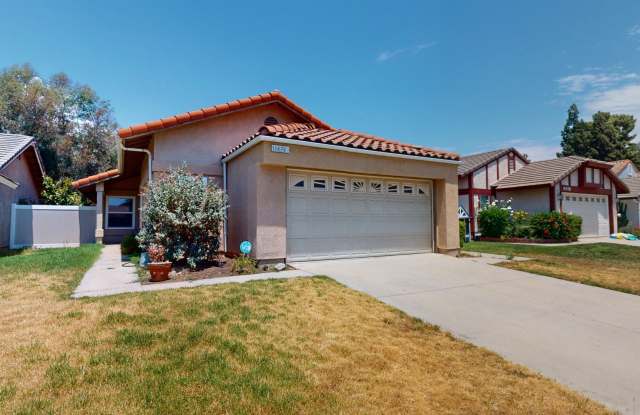 Available Now: 3B2B House in Rancho Cucamonga located close to the 210. photos photos