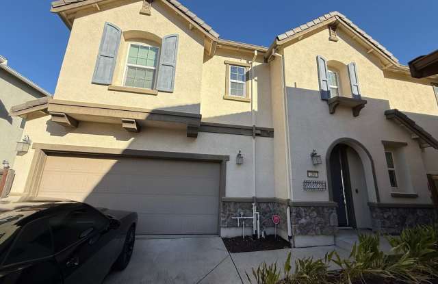 Beautifully maintained 3-bedroom, 2.5-bath, 1,975 sq ft in Sacramento Gallery 4