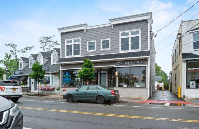 269 Bayville Avenue unit: 3 photos photos