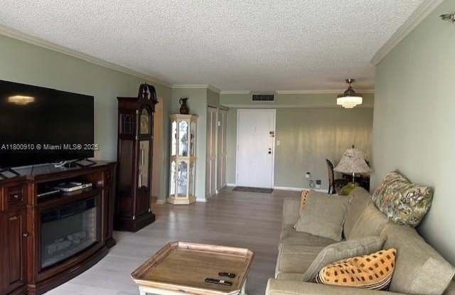 210 174th St photos photos