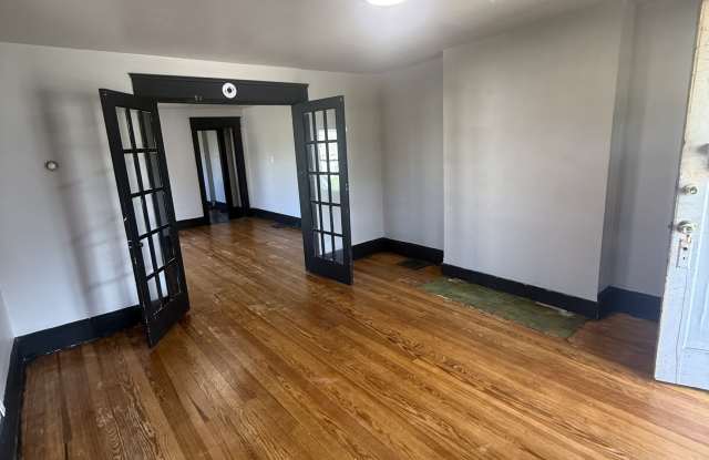 302 Selma Road - 1 photos photos