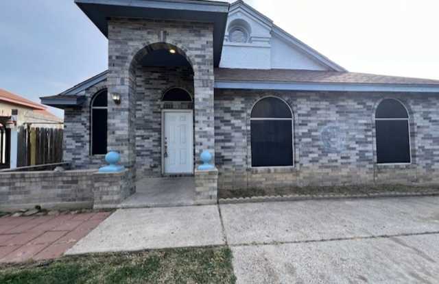 Mines Road Area! Four Bedroom Available! photos photos