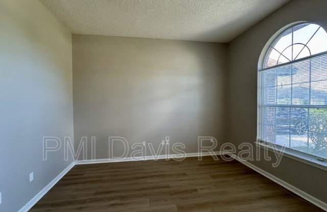 9092 Camshire Dr Gallery 4