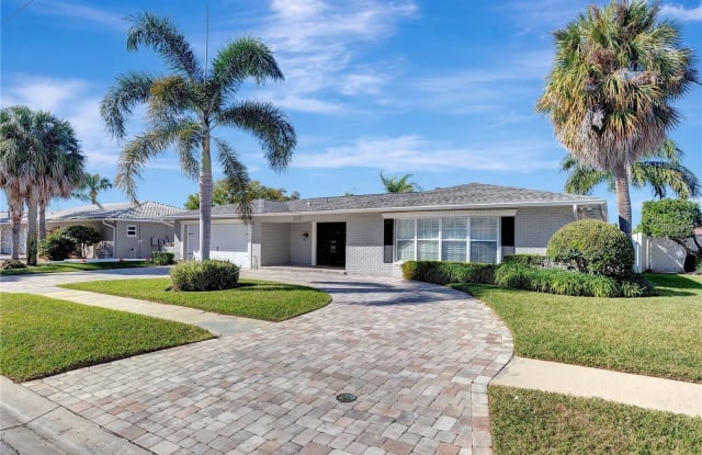 3910 DORAL DRIVE - 3910 Doral Drive, Town 'n' Country, FL 33634