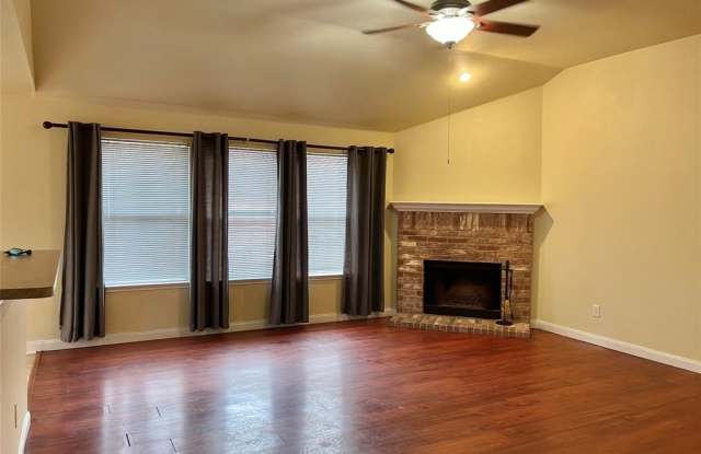 2829 Bluffs Court Gallery 2