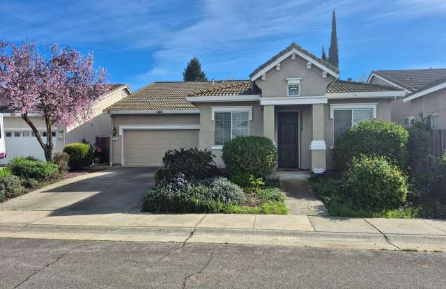 4 Bedroom 2 Bath home in Natomas photos photos
