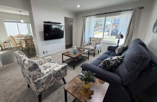 236 Kinross Avenue Gallery 2