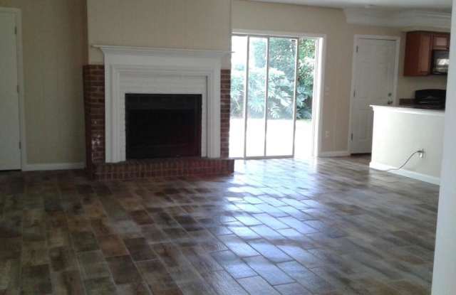 6163 DEEPWOOD DR W Gallery 4