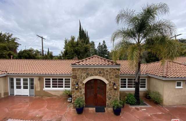 3920 VAN NOORD Ave photos photos