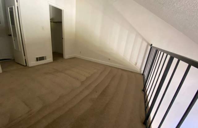 Spacious open loft in Central Hanford photos photos Spacious open loft in Central Hanford photos photos