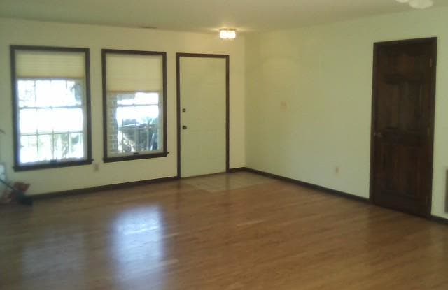 811 MIDSHIP CT Gallery 2