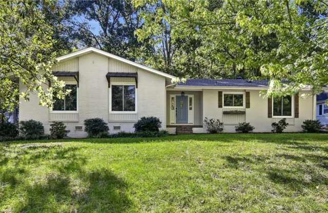 4403 Kingsland Drive Gallery 1