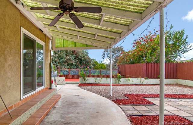 5 Bedroom House in College East - Bright and Airy on Quiet Street! Gallery 3