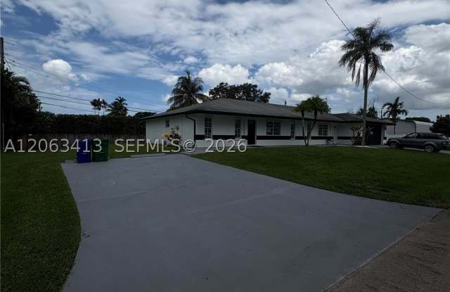 1705 SW 100th Ave Gallery 2