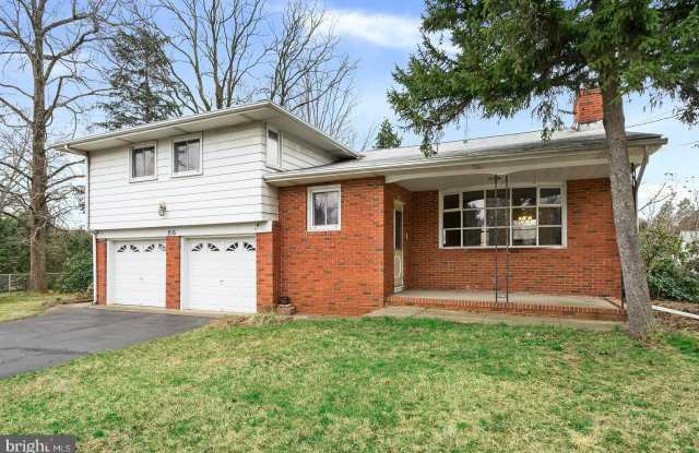 816 EAST photos photos