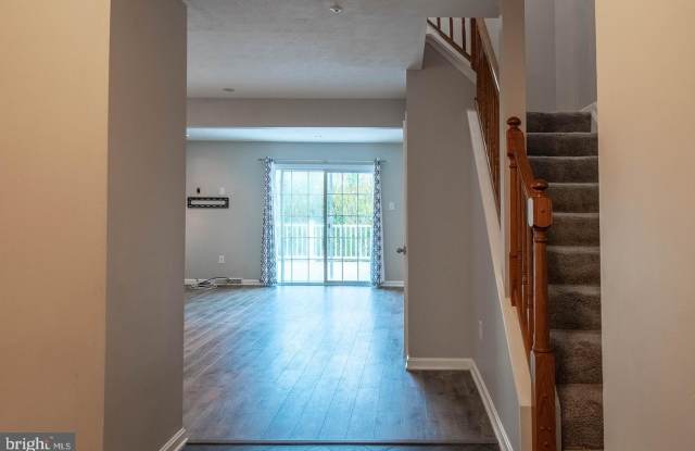 5620 QUEEN ANNE Court Gallery 2