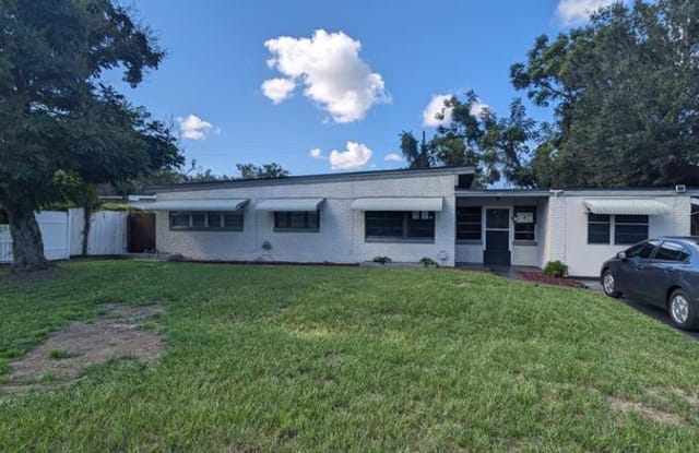 140 North Oxalis Drive - 140 North Oxalis Drive, Azalea Park, FL 32807