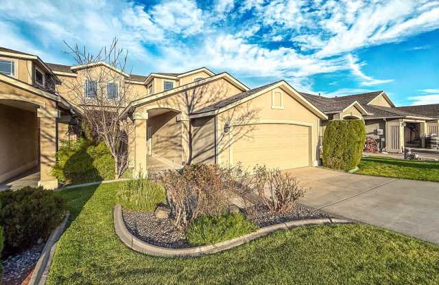 Beautiful 4-Bedroom Townhome in South Richland photos photos
