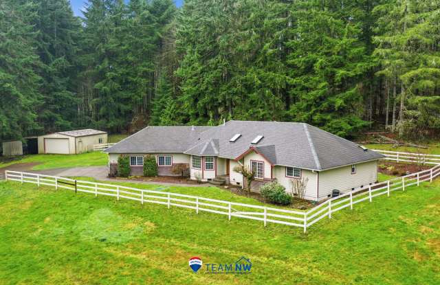 Move in ready! 3 bed, den, 2 bath rambler on 4.62 acres with pasture in Tumwater School District. photos photos