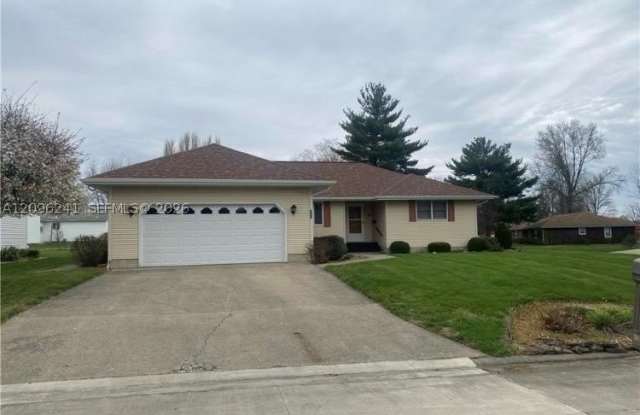 700 W Diane CtR, IL 62454 Gallery 2