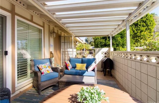 752 Avenida Majorca - 752 Avenida Majorca, Laguna Woods, CA 92637