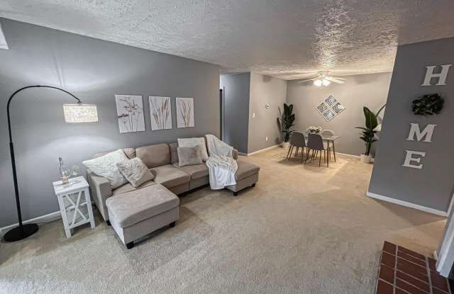 2239 HUNTERS RUN Drive Gallery 3