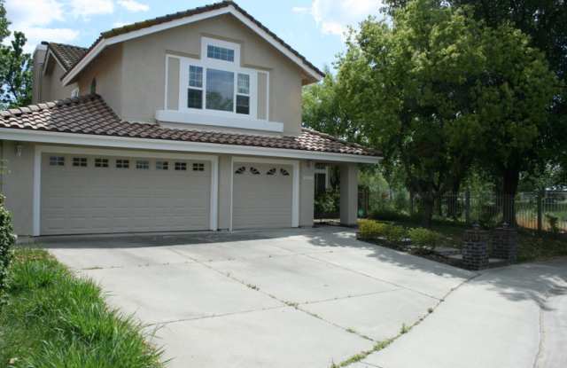 8300 FOX HOUND CIRCLE photos photos